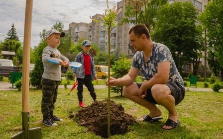 У Вінниці відбулася акція з висадки дерев “Покажи дерево онуку” | Громадський Простір
