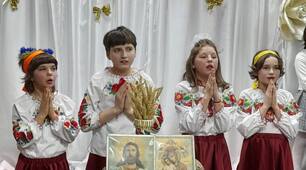Сценарій позакласного виховного заходу "Барви рідного слова"