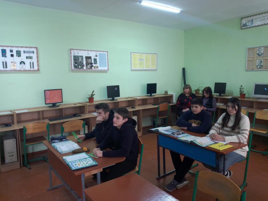 0600e8ck-4982-940x705.jpg