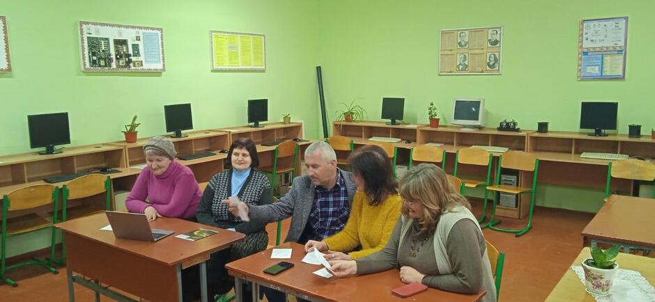0600e8qv-f33d-940x434.jpg