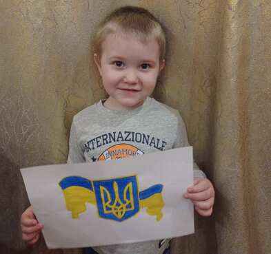 0600h8uy-d61d-393x369.jpg