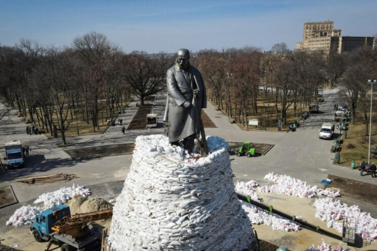 Як під час війни живе цивільний Харків…