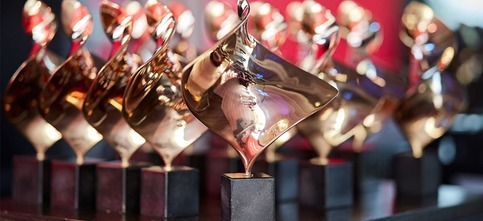 Золота дзиґа 2018: найкращі фото зірок з червоної доріжки - Showbiz