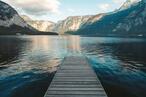 Jetée Au Bord D'un Lac à Hallstatt, Autr... | Free Photo #Freepik #freephoto #paysage-lac #paysage-nature #paysage #lac
