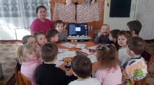 Тематичне заняття до Дня спонтанного прояву доброти на тему "Щасливі лапки".