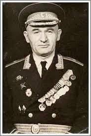 1907 - народився Петро Григоренко, дисидент