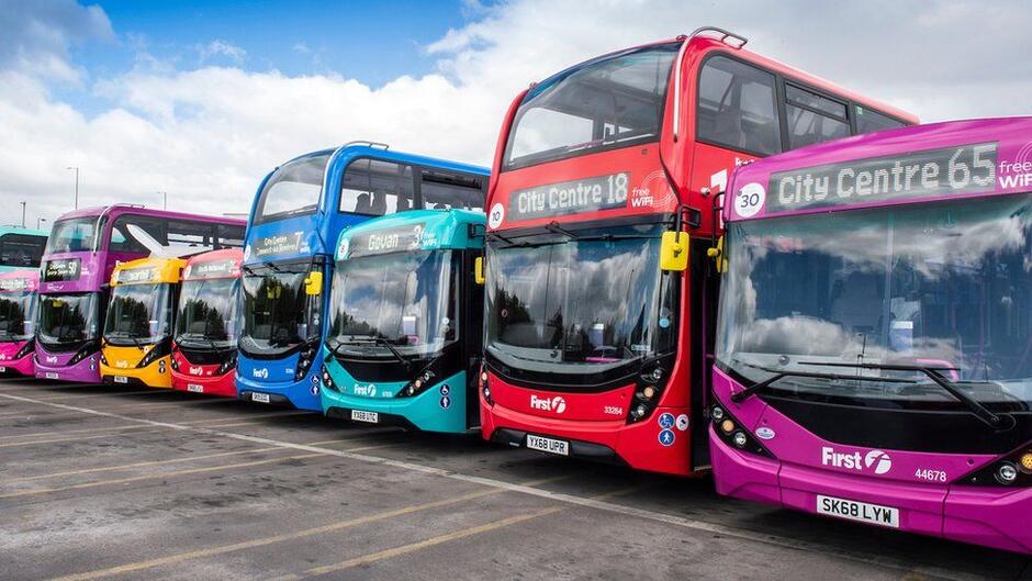 How AI is helping to prevent three buses turning up at once - BBC News