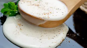 Приготування соусів молочних, сметанних.
