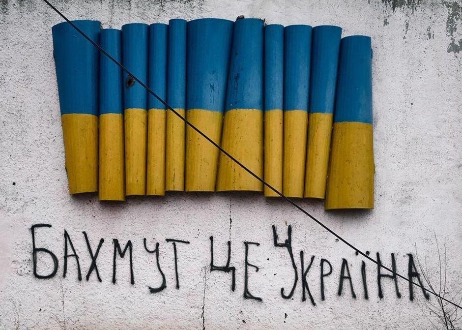 Ніхто не здаватиме Бахмут – Зеленський - Korrespondent.net