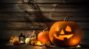 Helloween -Щорічно День Усіх Святих відзначається в ніч з 31 жовтня на 1 листопада.