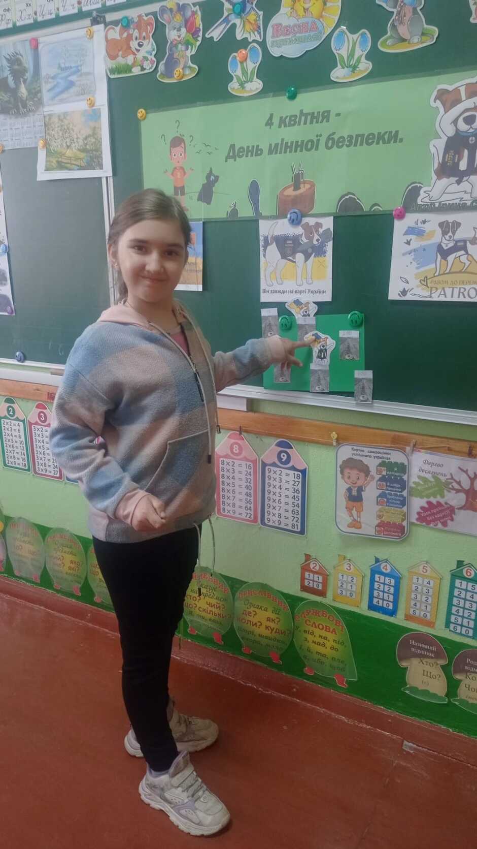 Возможно, это изображение 1 человек, улыбается и текст