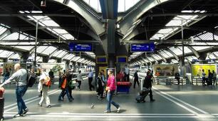 Am Bahnhof