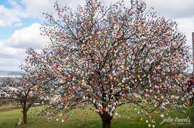 10.000 Ostereier? Der Saalfelder Osterbaum | julie travels