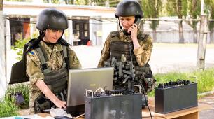 Особи, яких призначено до складу формувань зв'язку цивільного захисту, утворених суб'єктами господарювання незалежно від форми власності