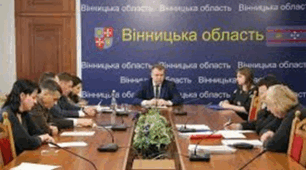 Особи, які очолюють спеціалізовані служби цивільного захисту, утворені центральними органами виконавчої влади, місцевими органами виконавчої влади, органами місцевого самоврядування та їх заступники 