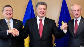 Україна підписала угоду про асоціацію з Євросоюзом – DW – 27.06.2014