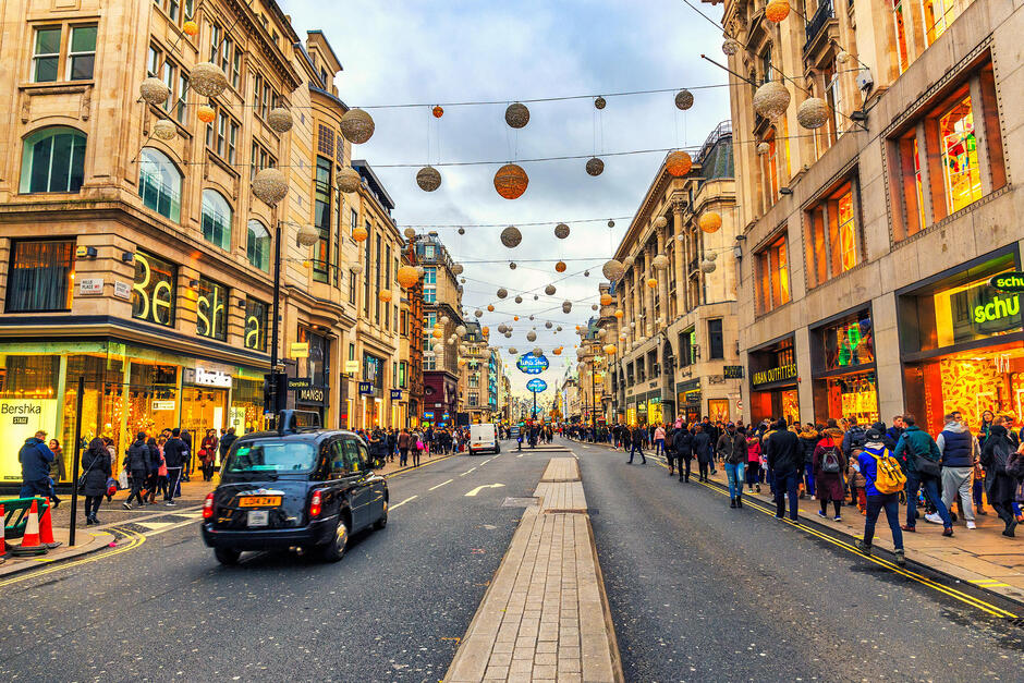 Oxford Street, London: How To Reach, Best Time & Tips