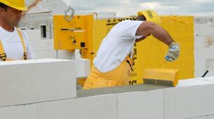 Мурування конструкцій стін з газобетонних блоків .