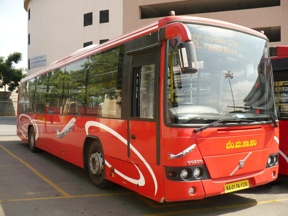 File:Bangalore Metropolitan Transport Corporation Volvo B7RLE bus ...