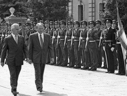 Граната для Вітренко, фальсифікації Януковича, справа педофілів. ТОП-5 скандалів президентських кампаній в Україні