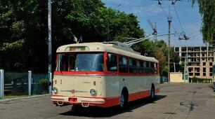 Перший у світі тролейбусний поїзд