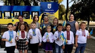 Ми українці: честь і слава незламним.