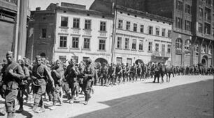 Вихід УРСР на міжнародну арену. Депортації українців. Національно-визвольний рух. Завершення радянізації західних областей УРСР. 