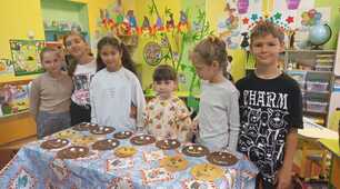 19 вересня, Міжнародне,веселе свято - День народження Смайлика.😀🥰🤪🤩🥳🥳