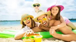 Презентація до підручника Full Blast 7 Module 3 Family Holidays “Pack your bags” 3a