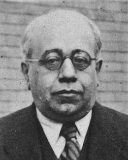 https://upload.wikimedia.org/wikipedia/commons/b/b8/Manuel_Aza%C3%B1a_cropped.jpg