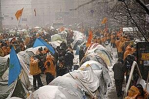 0602t9af-9d52-305x203.jpg
