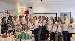 Горнятко осені у неба попрошу…