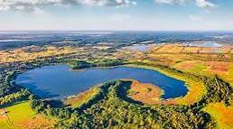Поверхневі води України: річки, озера, штучні водойми