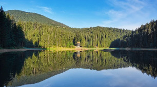Озера та штучні водойми України