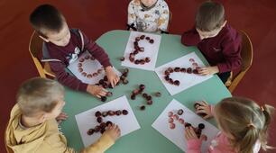 Заняття з логікою математичного розвитку " Завдання від королеви математики"